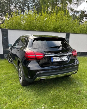 Mercedes-Benz GLA cena 111000 przebieg: 90000, rok produkcji 2017 z Sosnowiec małe 106